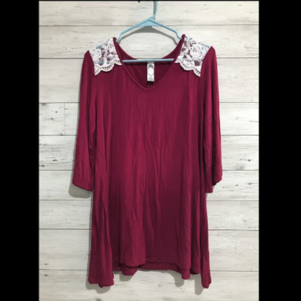 Honeyme Small Maroon 3/4 Sleeve Top w/ Lace Shoulder Detail